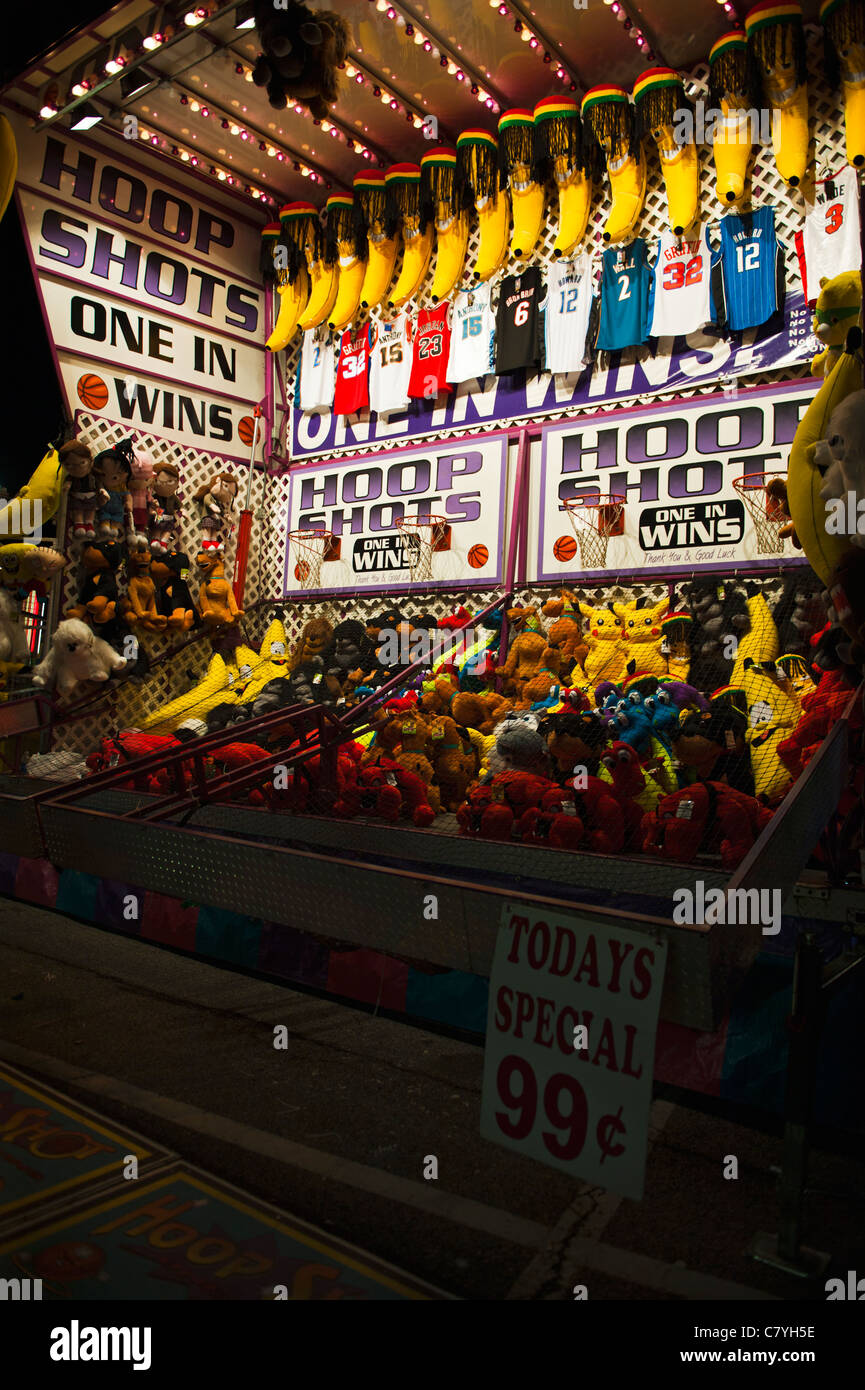 carnival-basketball-game-C7YH5E.jpg