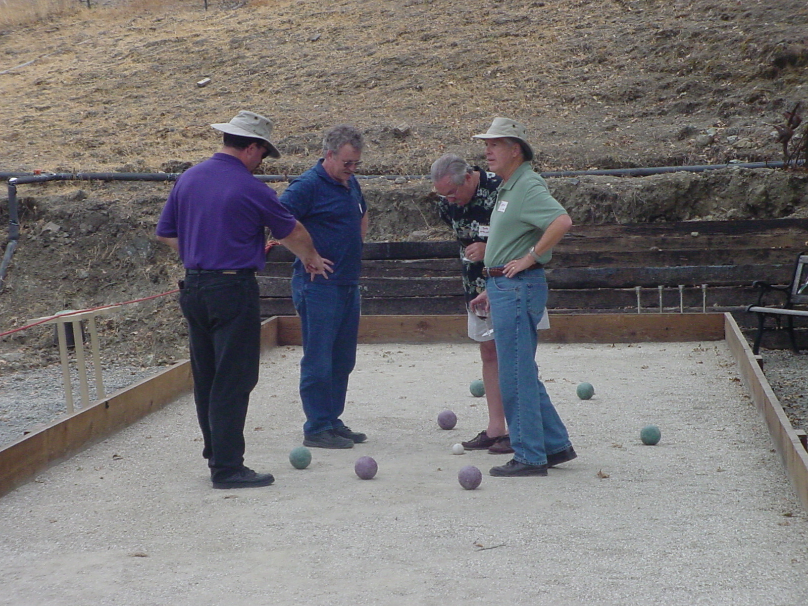 Bocce_players_scoring.jpg