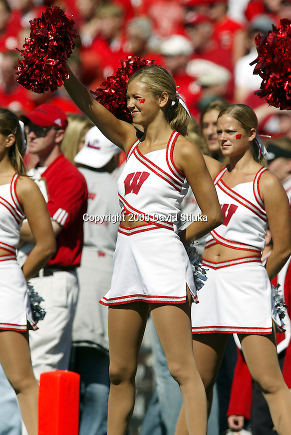 030920FB-8399-cheer.jpg