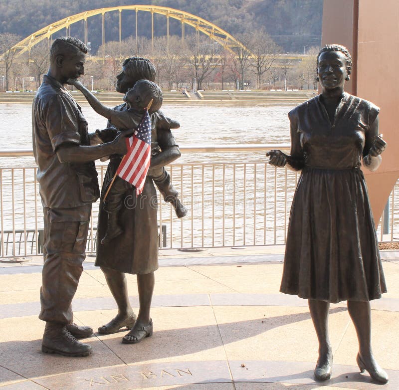 statues-pittsburgh-pennsylvania-found-neat-53486309.jpg