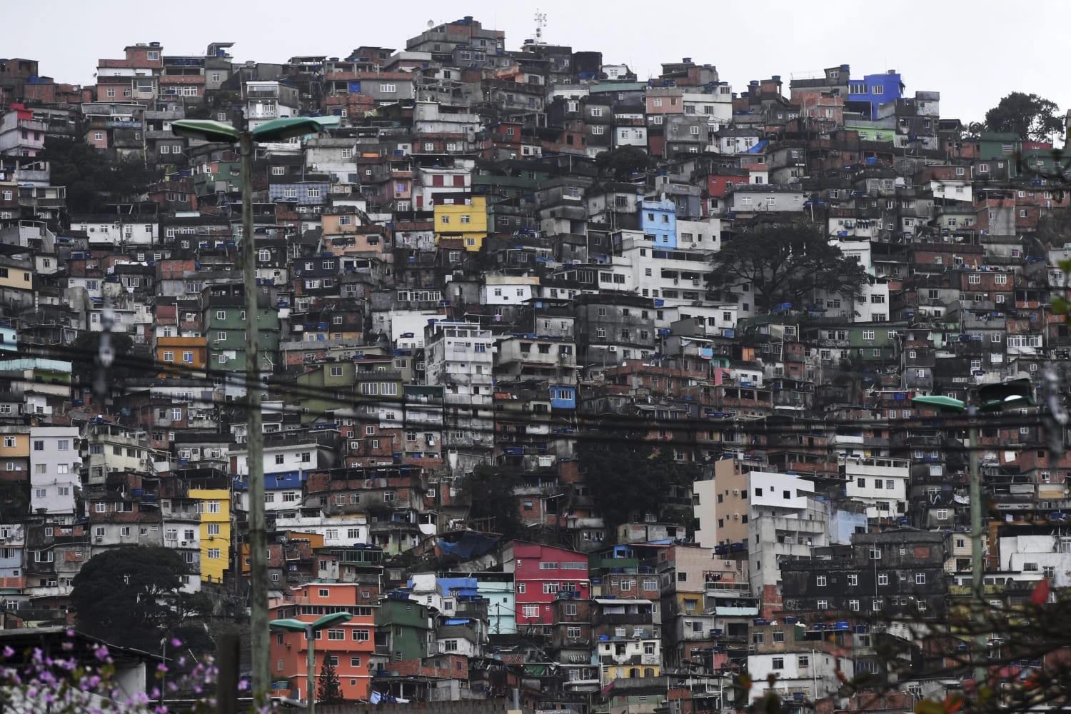 favela-rio-ejo-080316.jpg