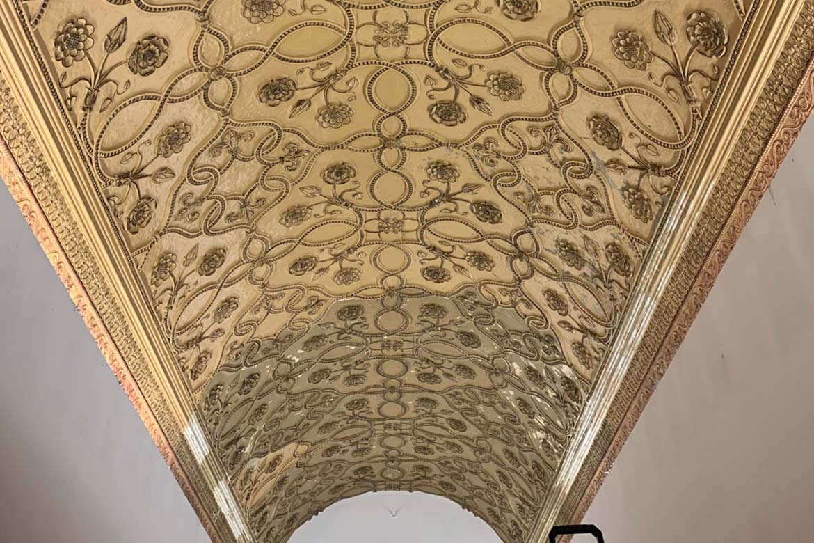 interior-restoration-and-conservation-fine-art-architectural-restoration-ceiling-pittsburgh-athletic-association-oaklander-hallway-3.jpg
