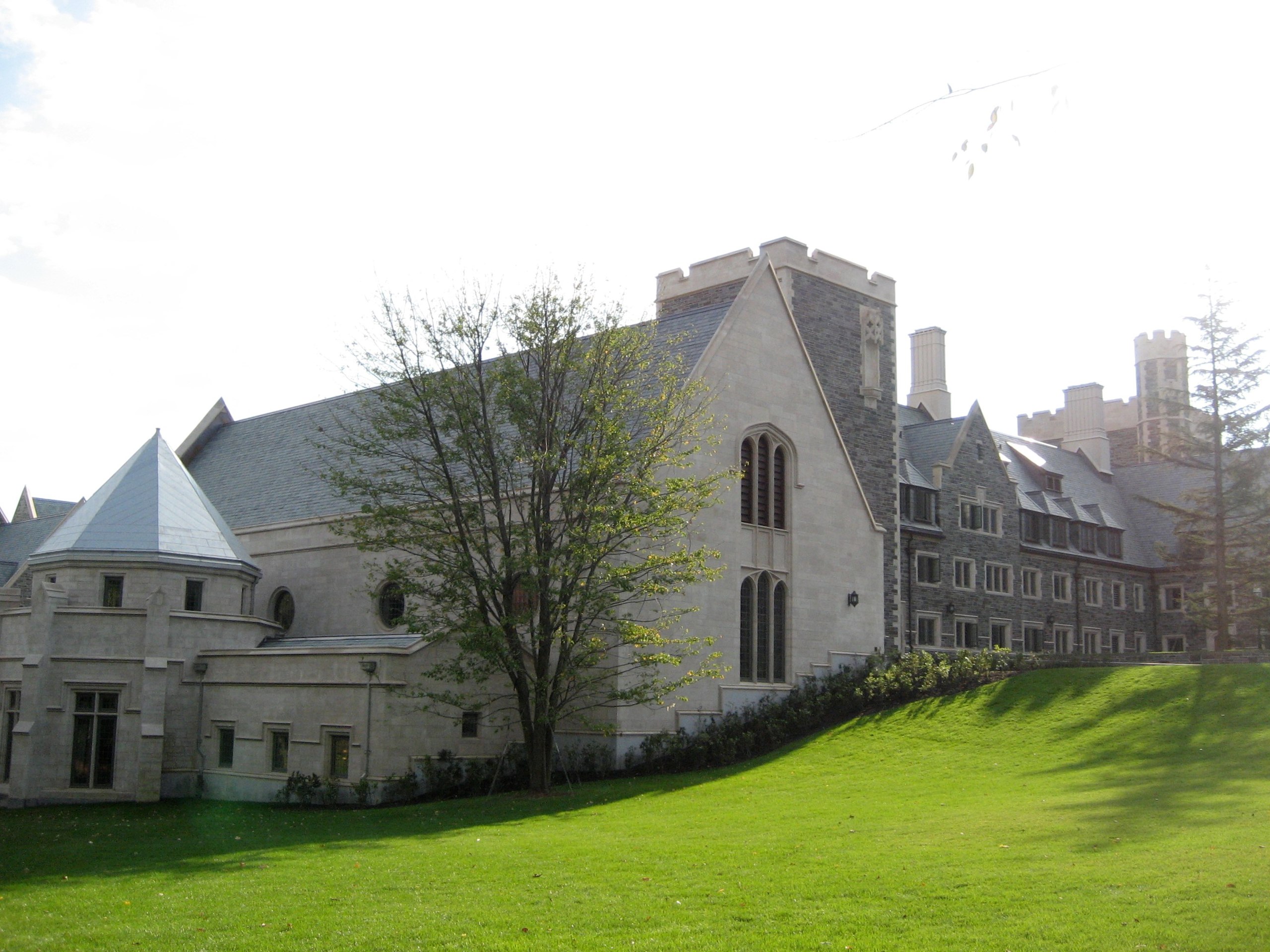 2560px-Princeton_University_Whitman_College.JPG